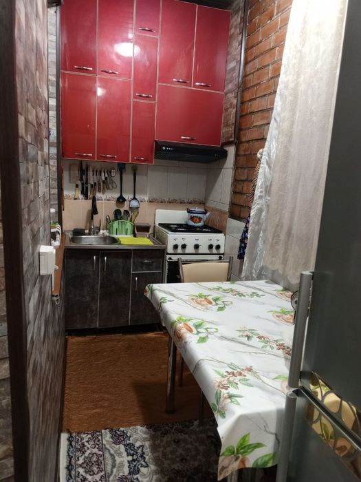 Продаю 1 ком квартира на 4 этаже 4 этажного дома. Авиосозлар 4.