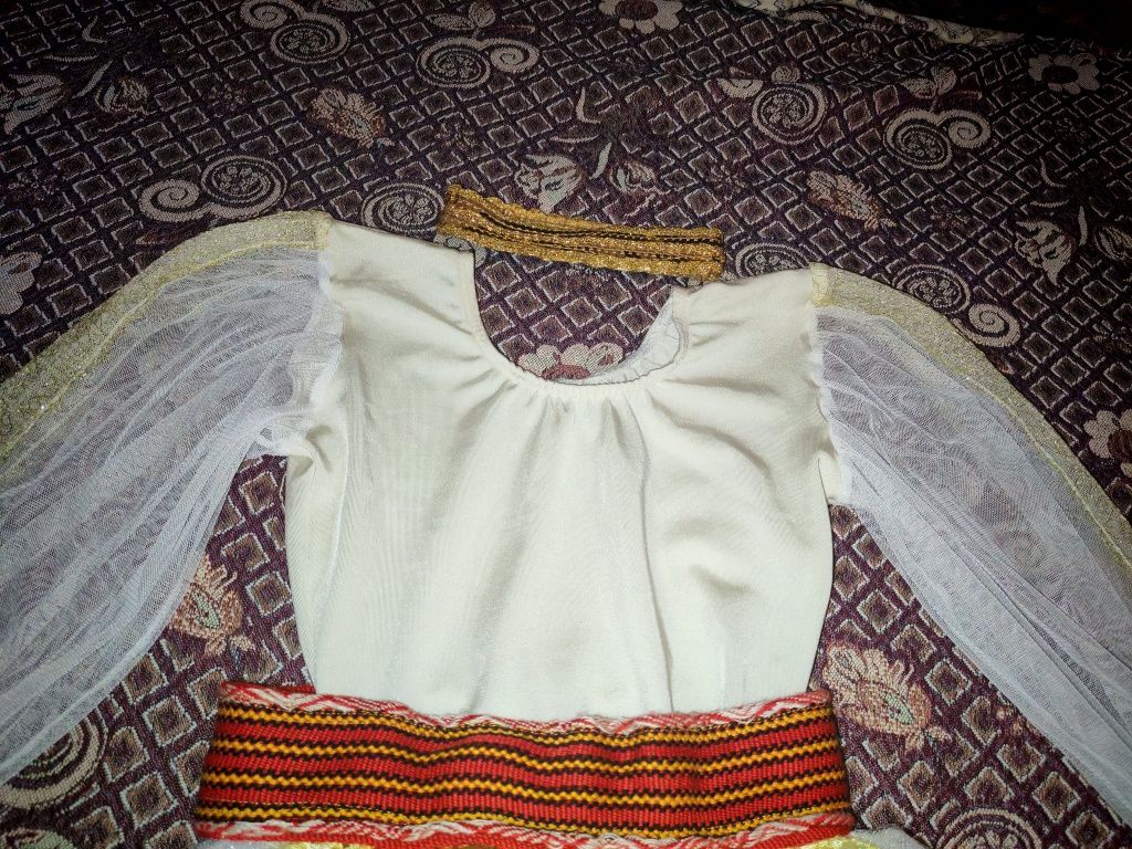 Costum popular reinterpretat  vârsta 8 ani