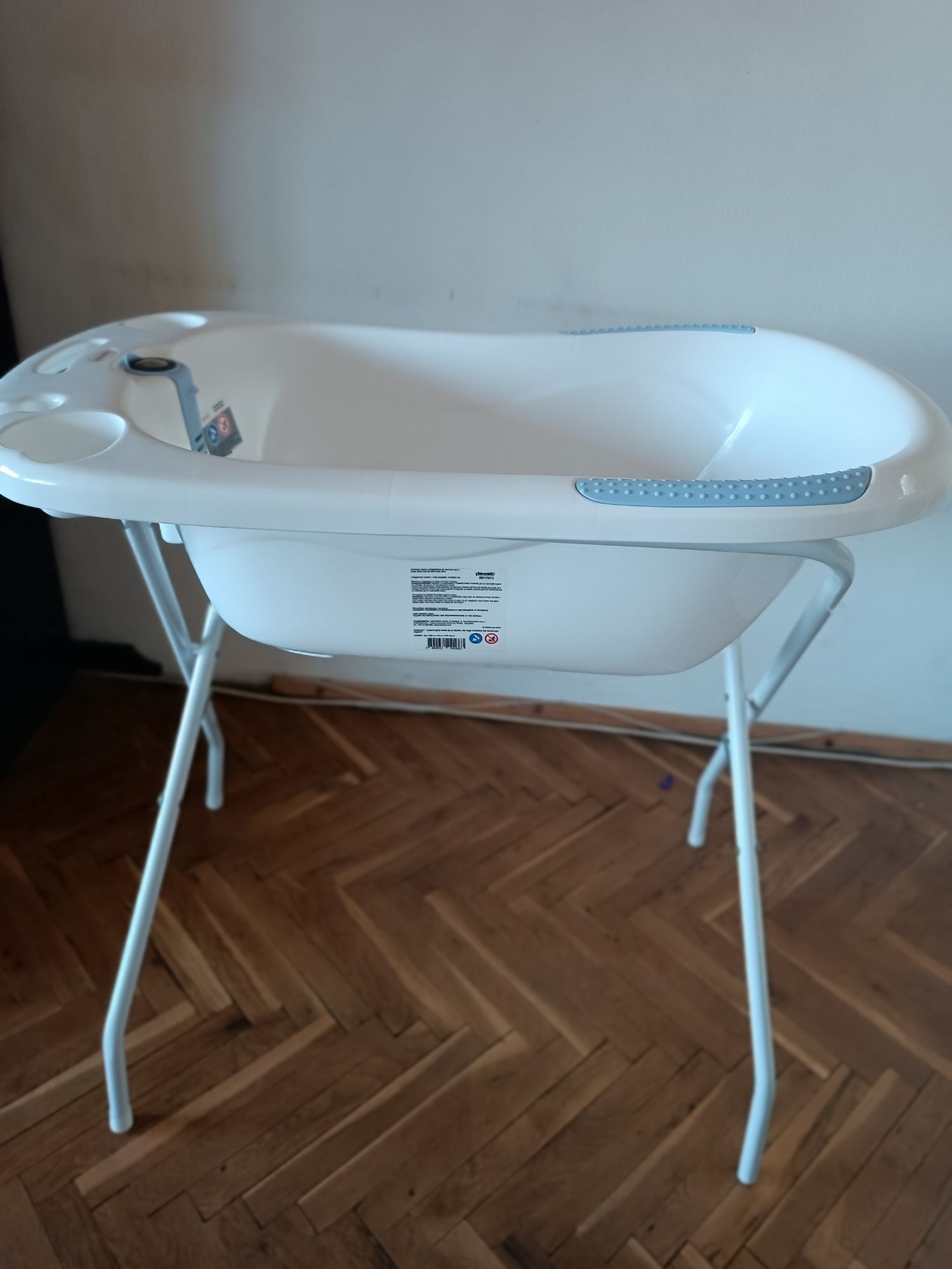 Бебешка вана Chipolino със стойка