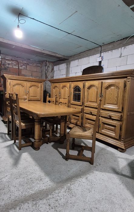 Masa lemn masiv, mobilier, mese, scaune.