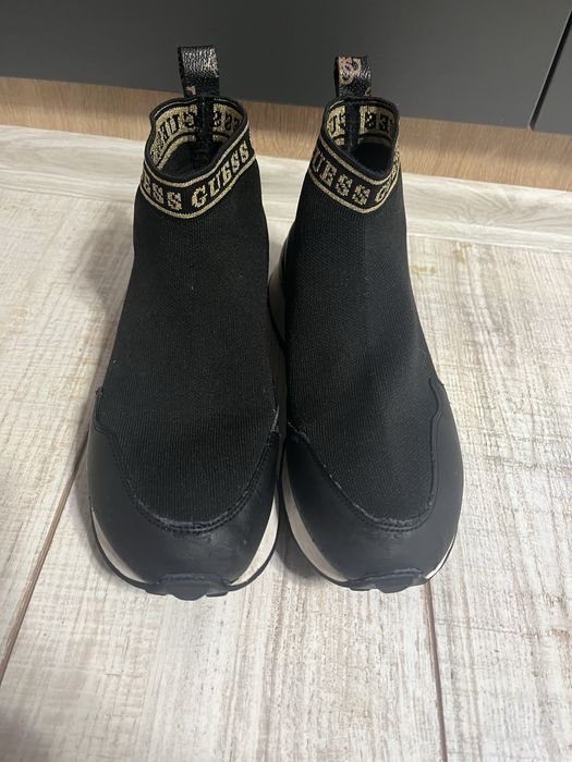 Обувки Guess тип чорап