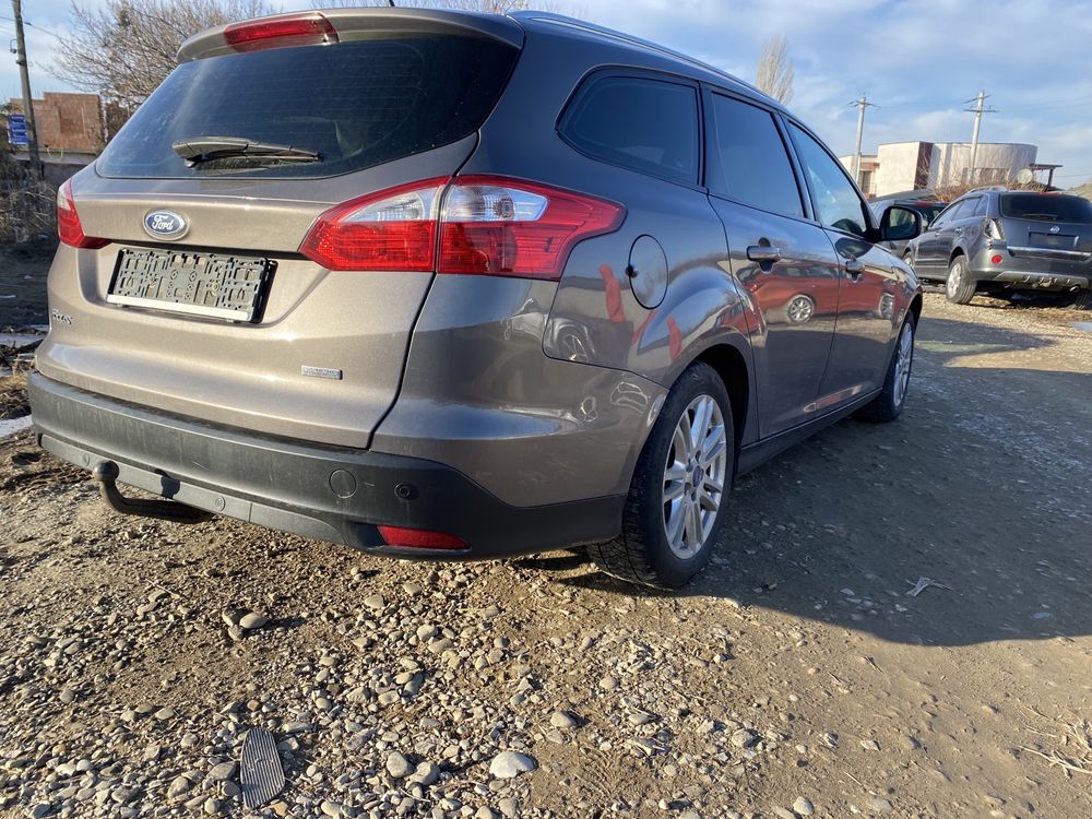 Geam ușă dreapta față Ford Focus 3