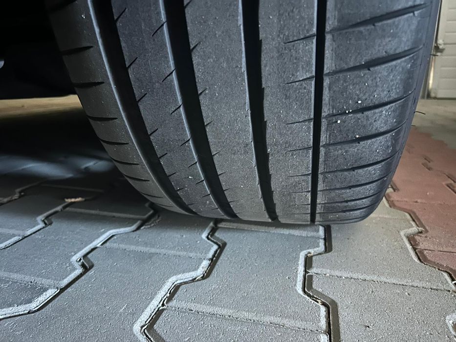 Anvelope  auto mărime 22