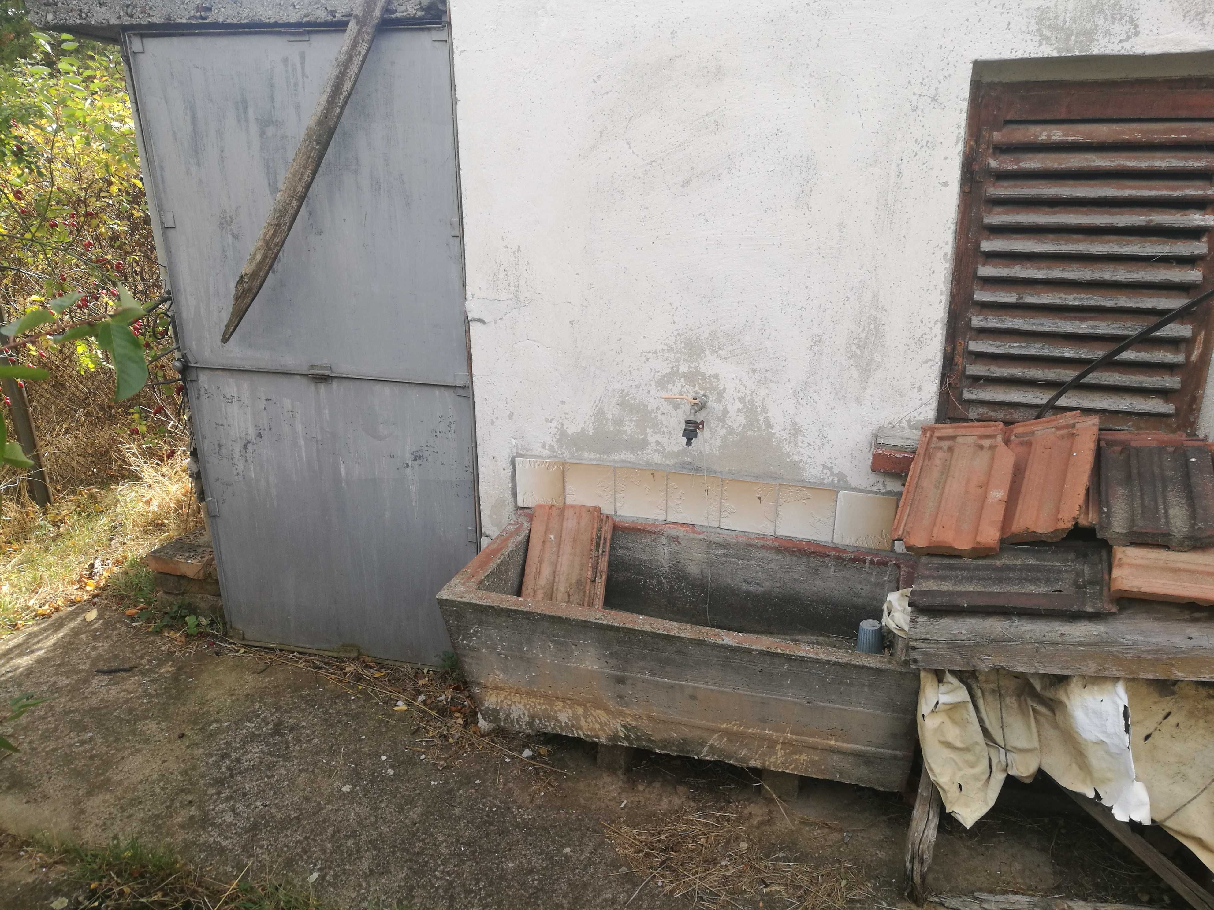 Продава КЪЩА в с. Садовик, област Перник