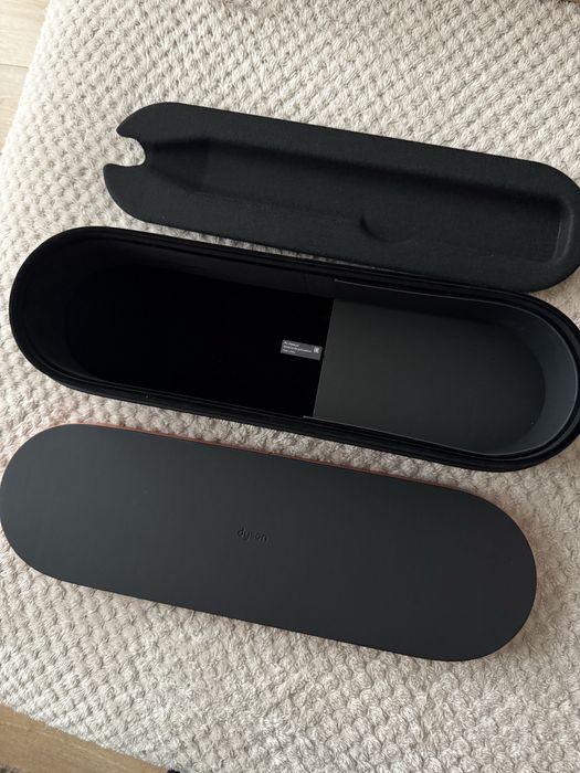 Dyson Airstrait кутия