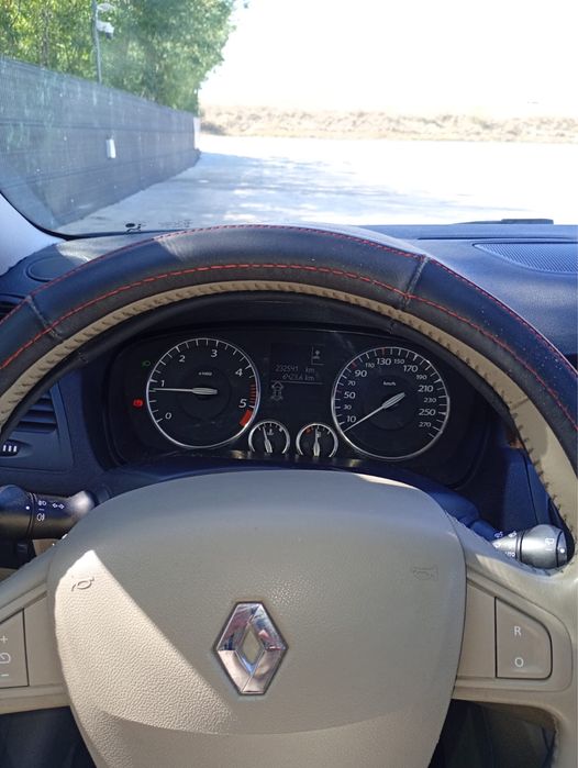 Renault Laguna 3 - Initiale Paris