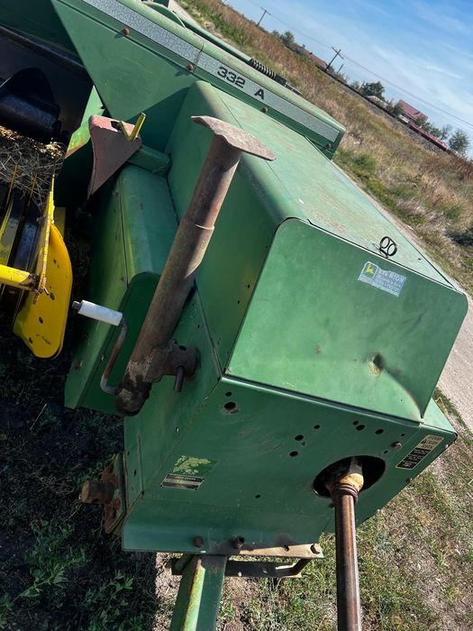 Presa balotat John Deere 332