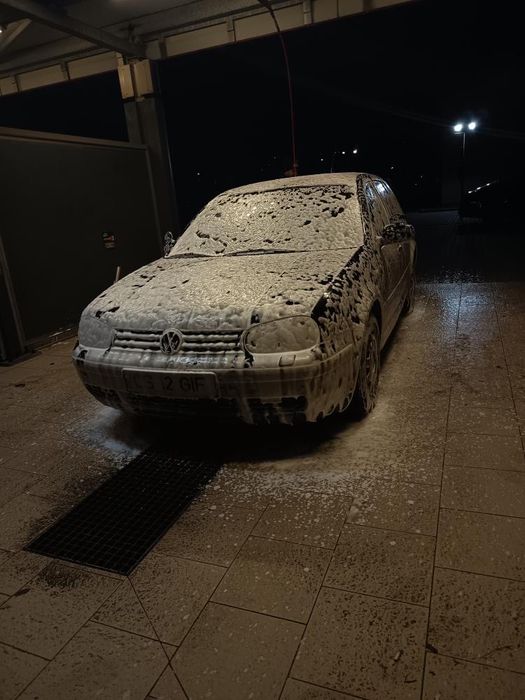 Se vinde golf 4