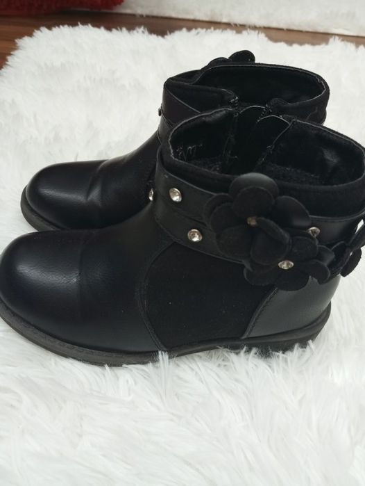 Ghete piele fetiță+ 3 perechi de adidași, impecabile