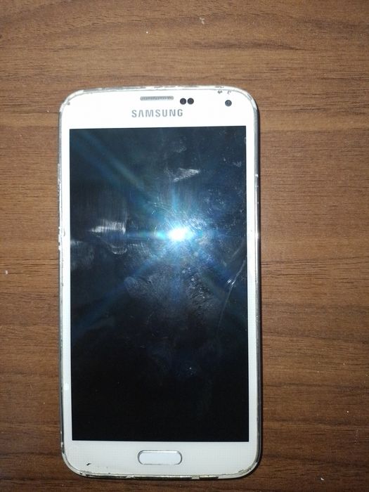 Galaxy S5 eski. Akkomulyator olgan