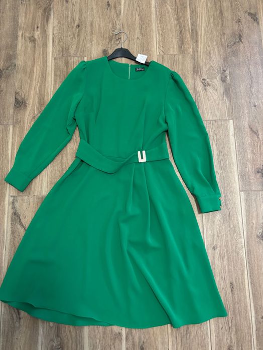 Vand rochie verde , noua