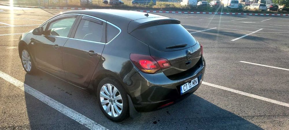 Opel Astra J 2012 1.6 benzina automat - sunt al doilea proprietar