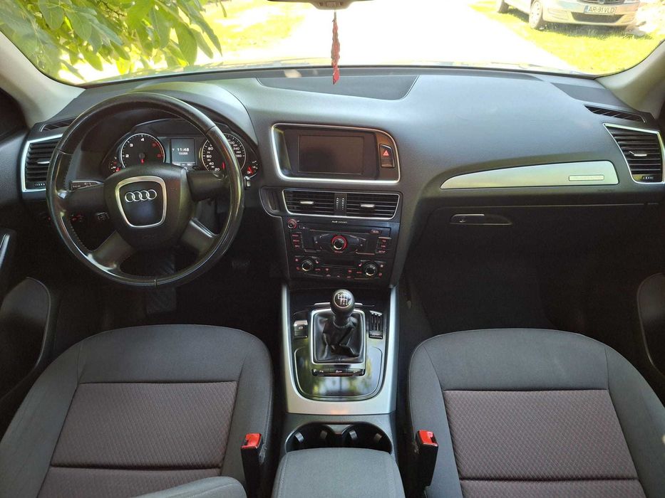 Audi Q5 2.0 TDI Quattro LED / Dublu-Climatronic / Incalzire scaune