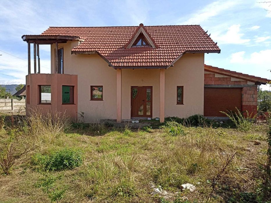 Casa de vanzare in Luna