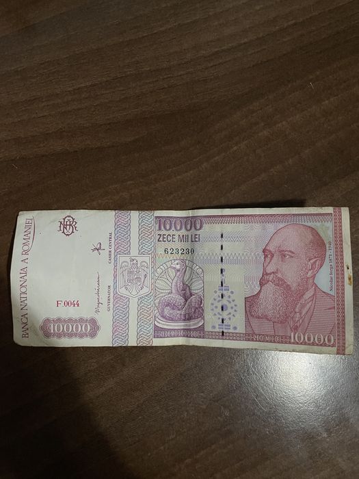 Vand bancnota de 10.000 de lei