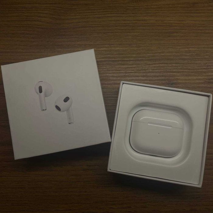 Безжични слушалки Apple AirPods 3