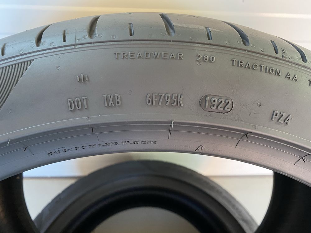2бр летни гуми 285/35/20/ Perelli P Zero/MGT/dot1922/5 мм грайпфер