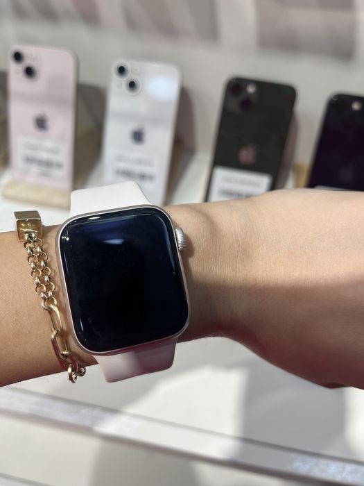 Apple Watch SE 40mm в идеальном состоянии