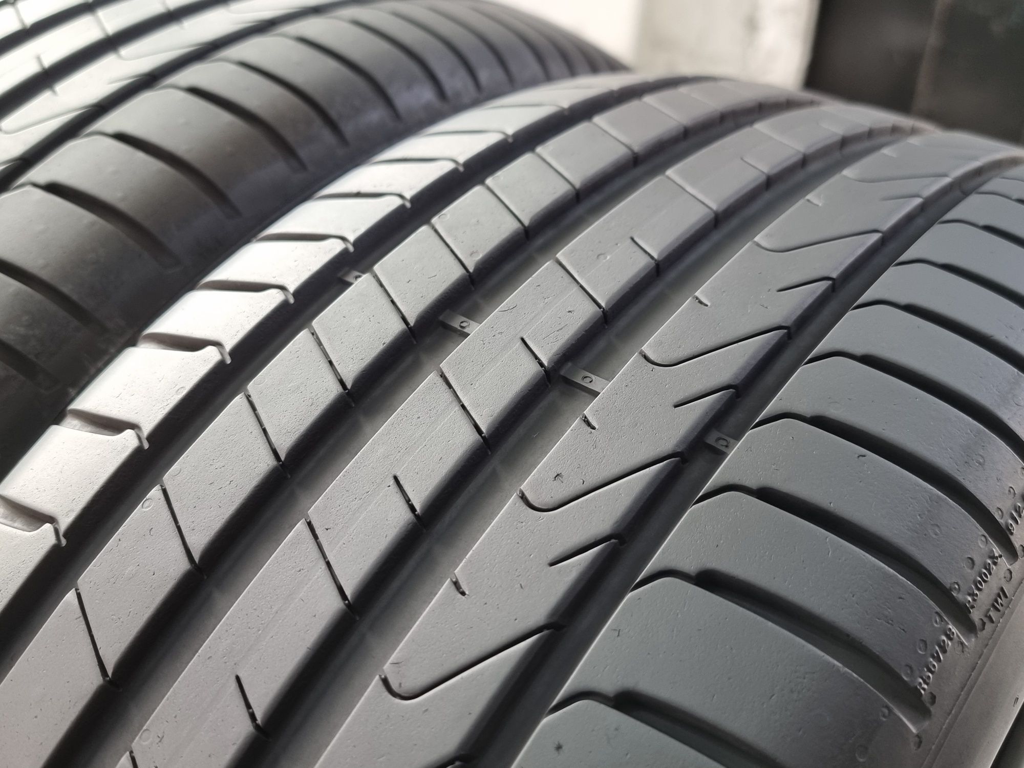 "Dot 22" 235/55/18 Pirelli 4Броя: 500лв 7мм