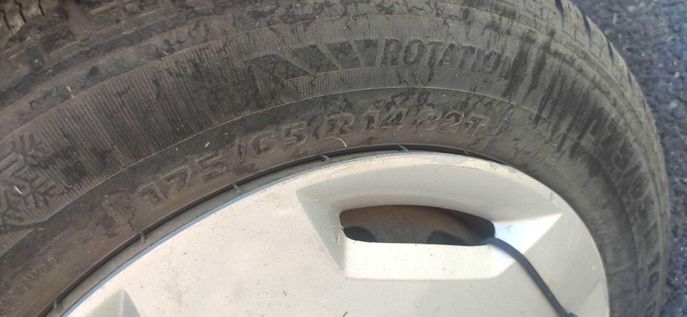 Vand 4 anvelope iarna FORD dot 2020+jante tabla +capace originale Ford