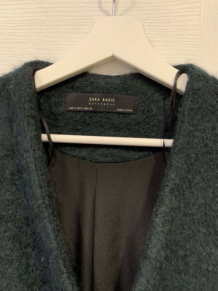 Палто на Mango и Zara