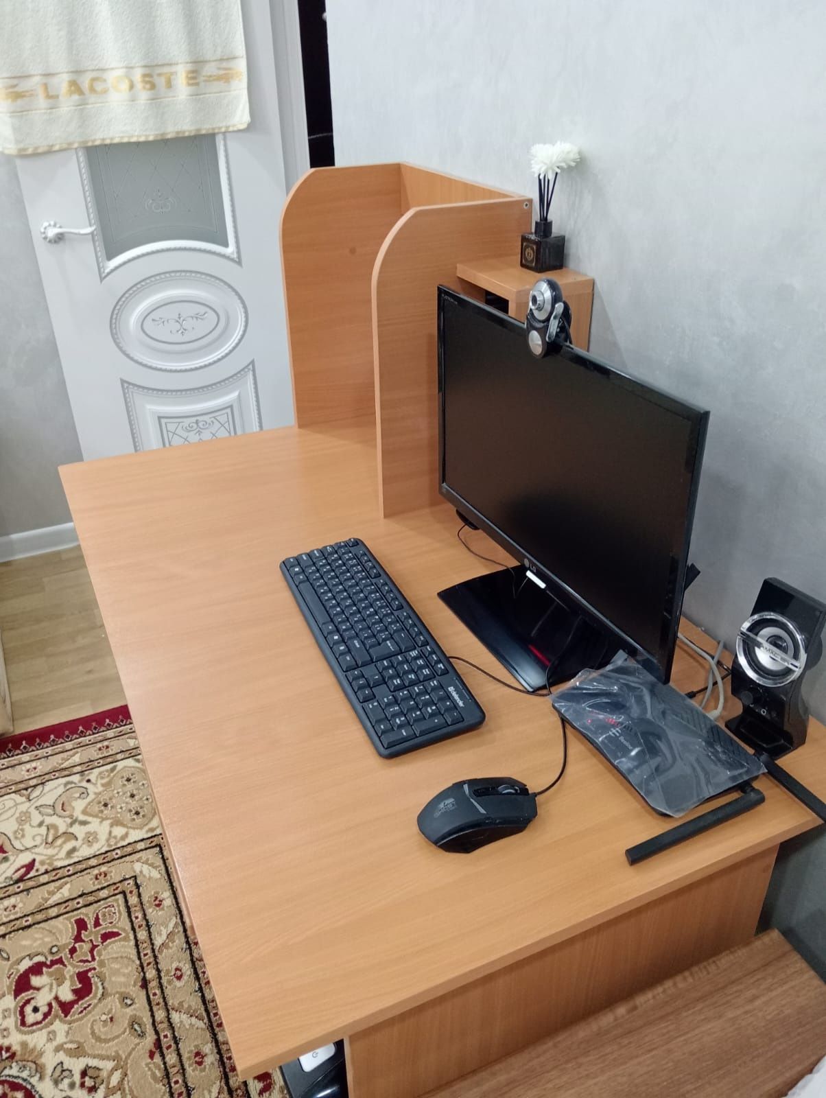 Продаётся компьютерный стол