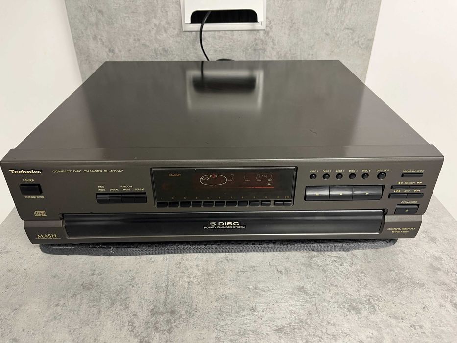 Technics SL-PD667, 5 cd changer, cd player, Made in Japan