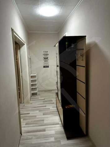 Дава се под наем Тристаен апартамент в Варна, ЖП Гара - 100 кв.м за 450 € - Снимка #2