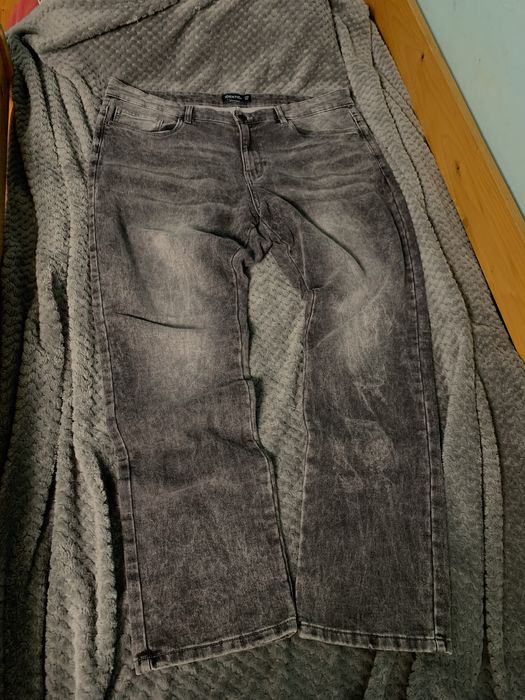 Blugi gri straight fit