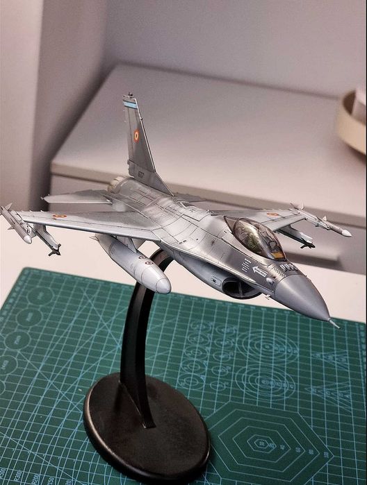 Avion F-16 A 1607 Romanesc scara 1:48