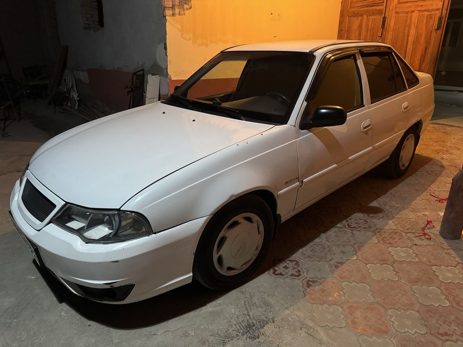 Nexia 2 SROCHNO sotiladi