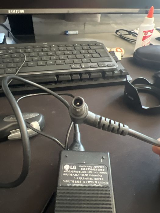 Incarcator monitor LG 19V/5.79A)