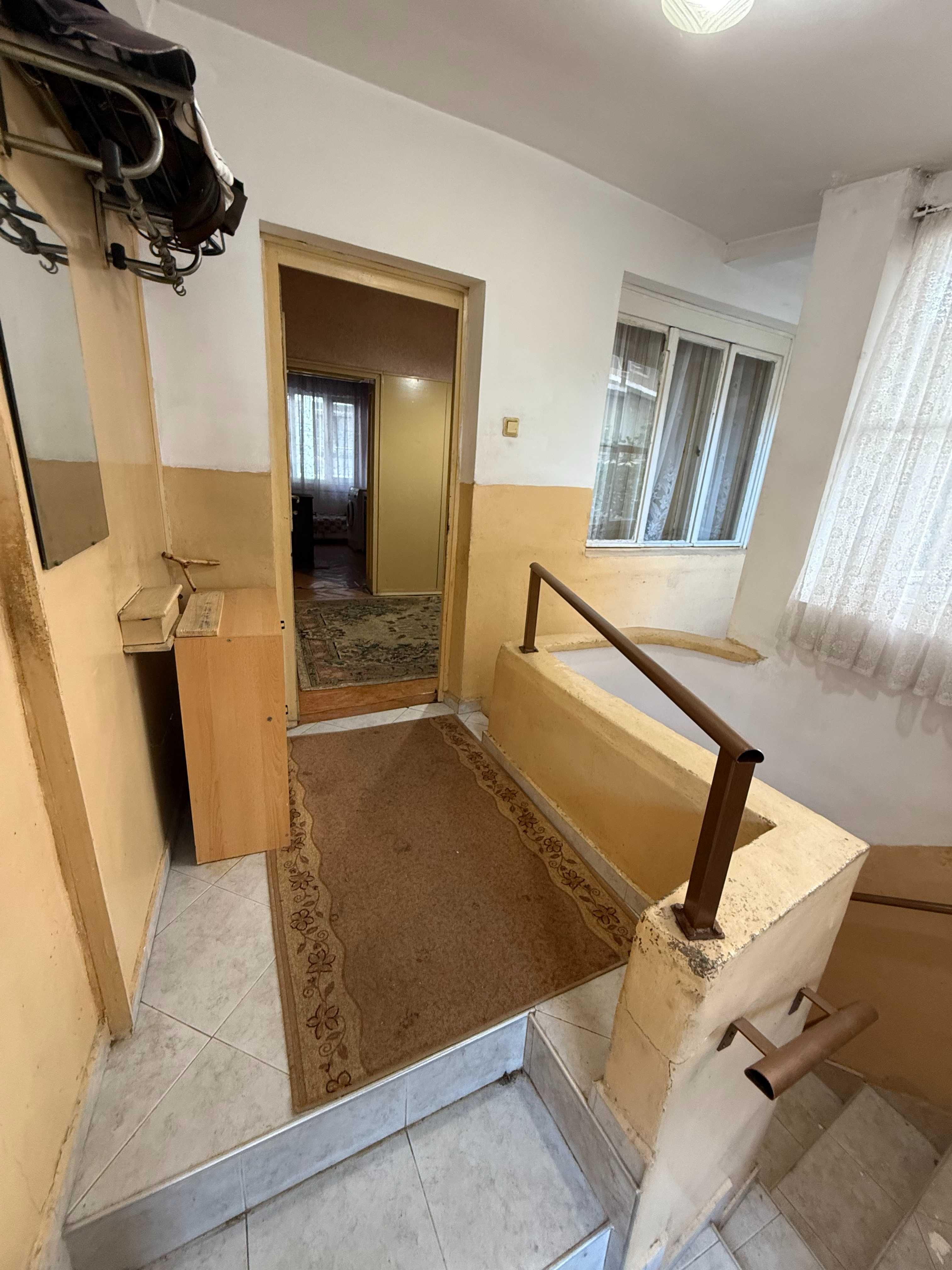 Къща 140 кв.м с двор 24 кв.м, 2 етажа, Асеновград, кв. Жорж Махала
