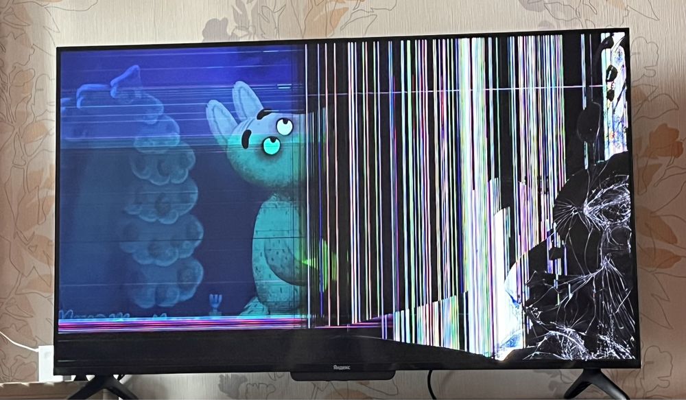 Продам телевизор на запчасти