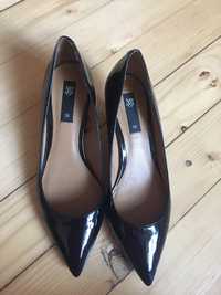 нови черни остри лачени обувки Mango, 38 номер