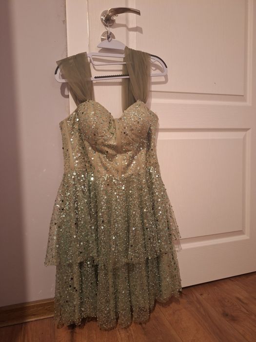 Къса коктейлна рокля