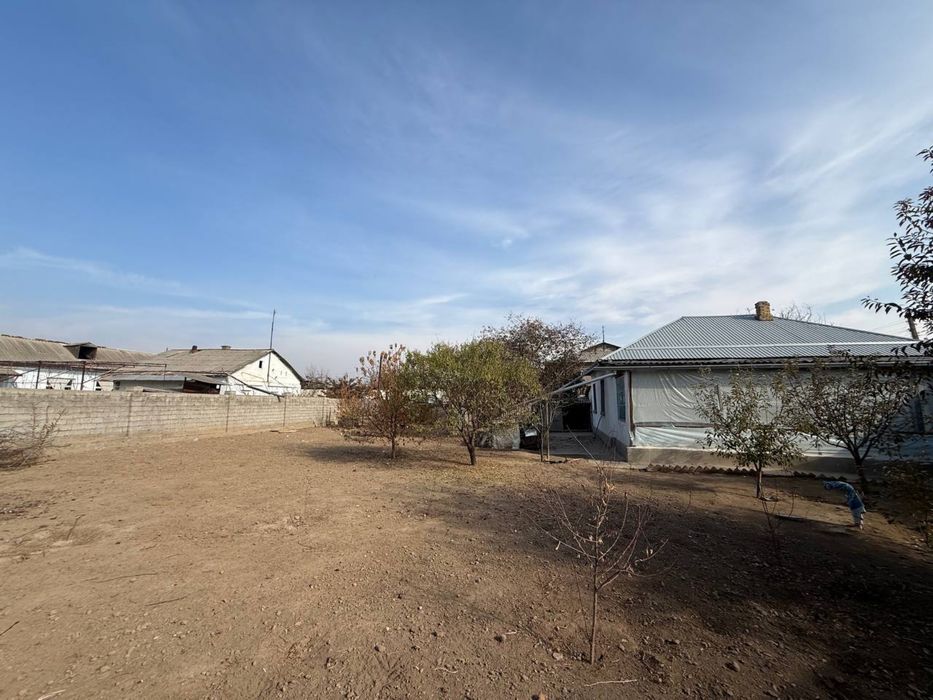 УЙ СОТИЛАДИ.   Дом продается