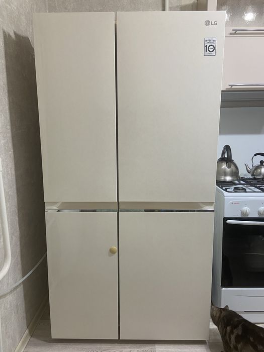 Продам холодильник Lg 450.000.