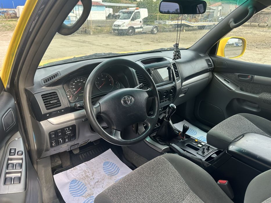 Toyota Land Cruiser Autoutilitar 4 locuri