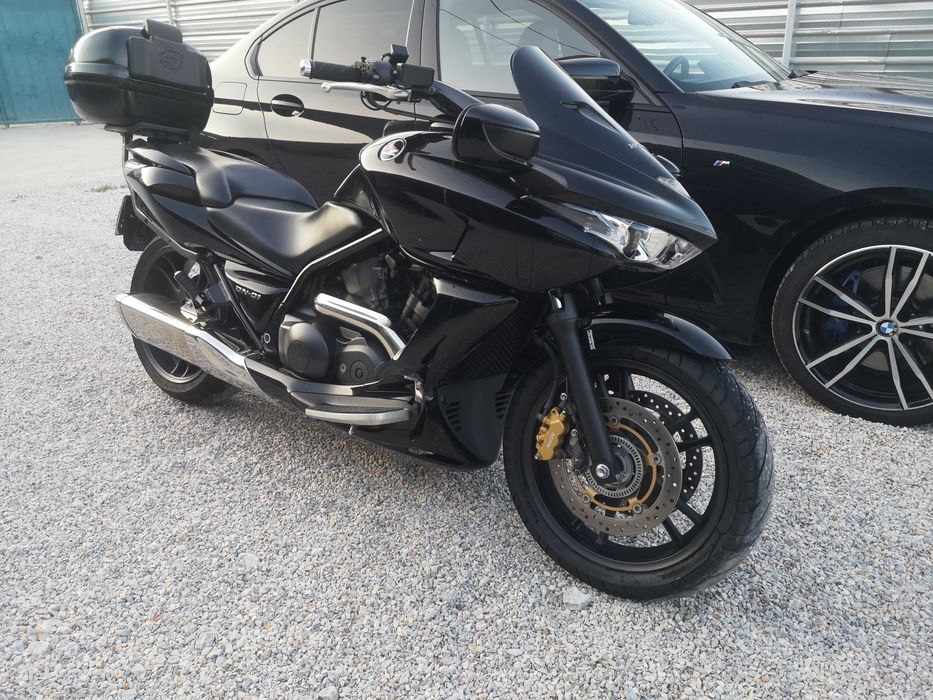 Продавам HONDA DN-01