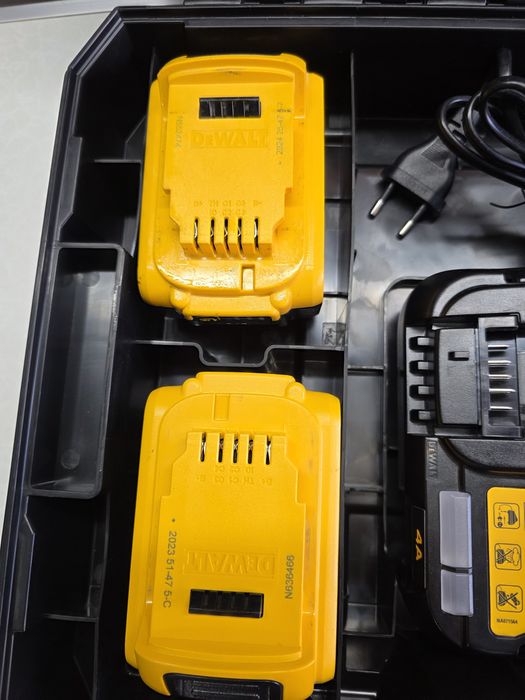 Акумулаторен ударен винтоверт DeWALT DCF887N, 18 V, 205 Nm,2х5ah..