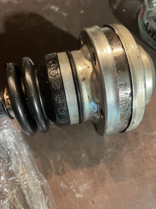 Продавам полуоска за Порше 911