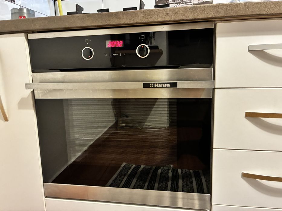 Cuptor electric Hansa