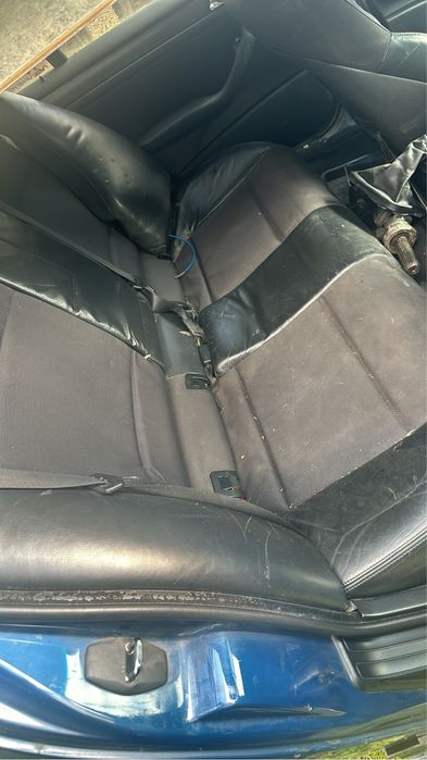 Продавам 2 броя бмв Е46 2.0 дизел 150 на части