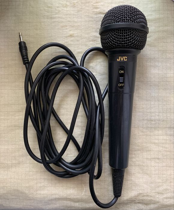 Микрофон JVC со шнуром