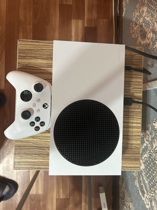 Xbox Series S — отличное состояние!