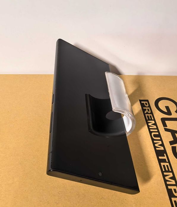 Samsung S23 Ultra 12 Gb Ram 512 Rom impecabil cu huse UAG