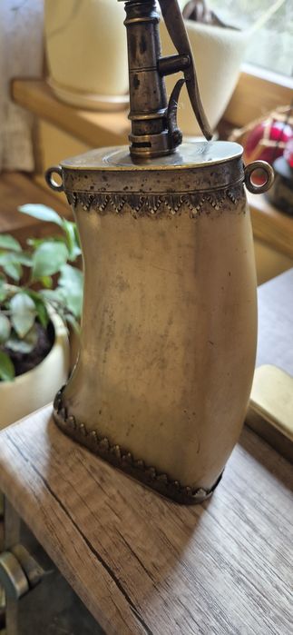 Продавам голяма барутница.