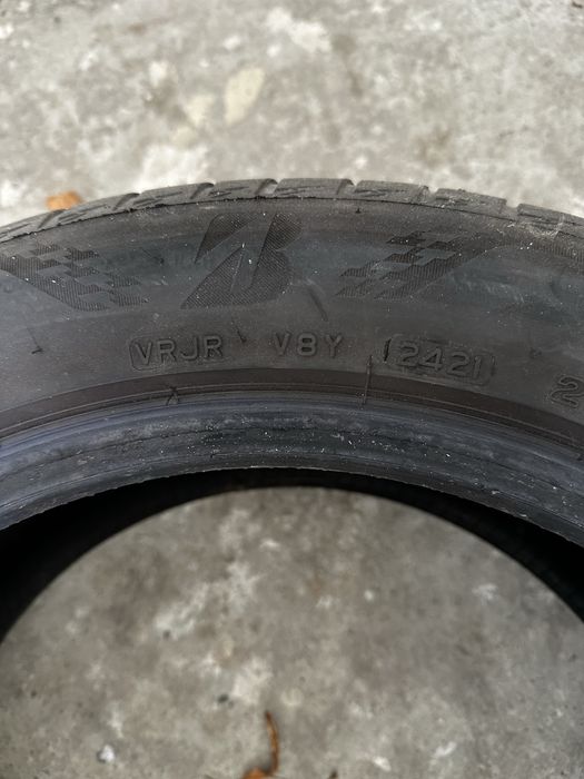 Anvelope iarna brigestone 225/50R17