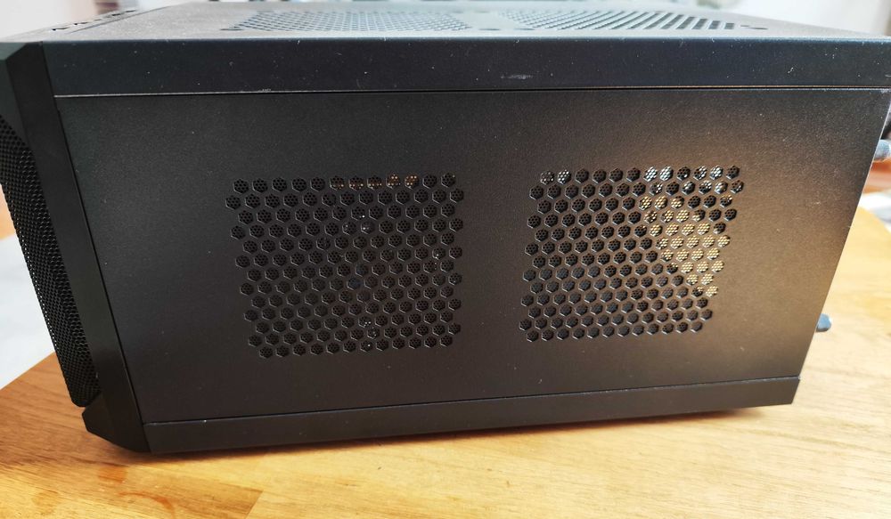 Carcasa pc Sharkoon/Bonus aspirator